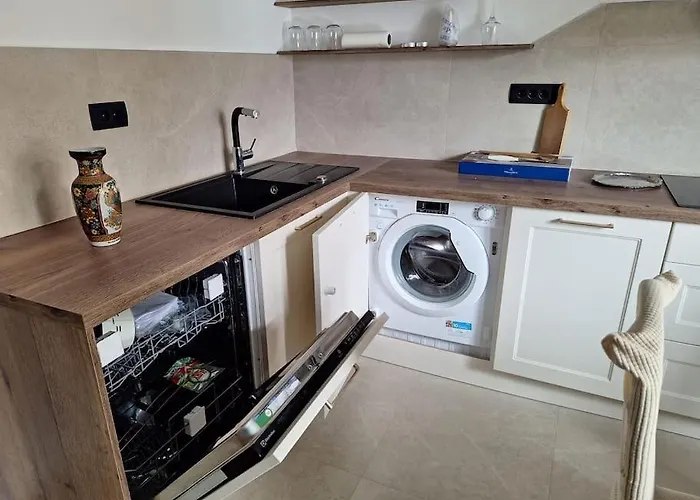 Sofia 2 * Rogoznica (Sibenik-Knin)